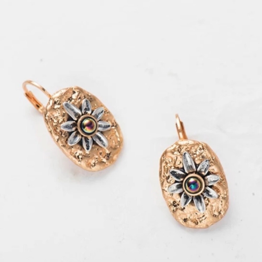 HP✨14k Gold✨ Hammered Hematite Flower Drop Earring - Picture 2 of 6